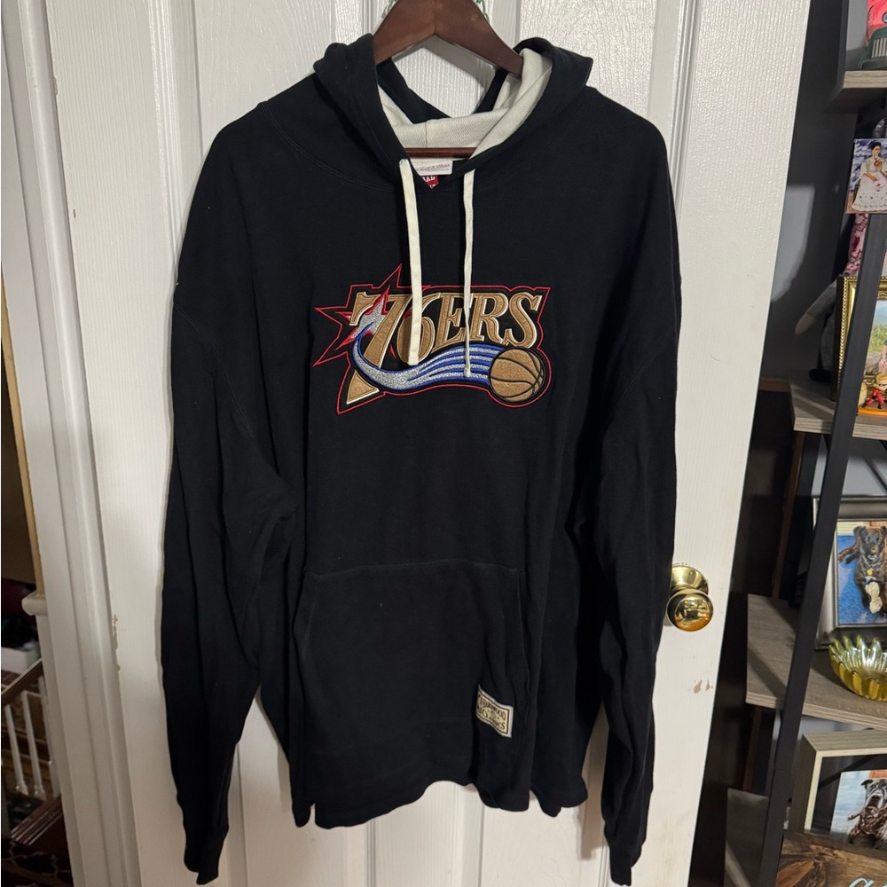 Men’s Mitchell and Ness 76ers Hoodie